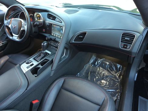 Used 2019 Chevrolet Corvette Stingray Coupe RWD image 26