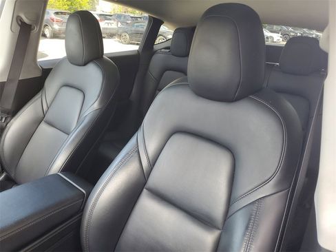 Used 2021 Tesla Model Y Long Range image 13