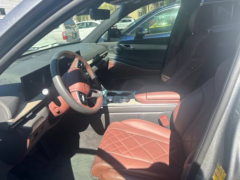 Used 2025 Genesis GV80 3.5T Prestige AWD/4WD image 4