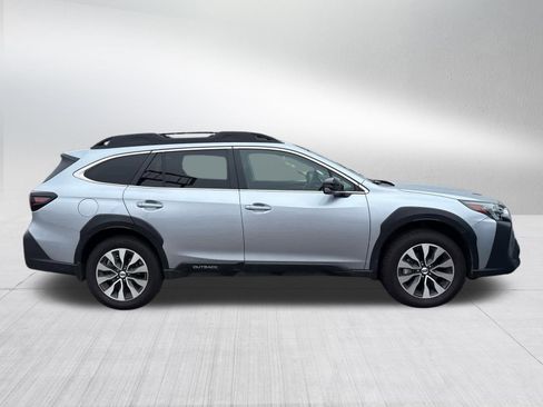 Used 2023 Subaru Outback Limited AWD/4WD image 11