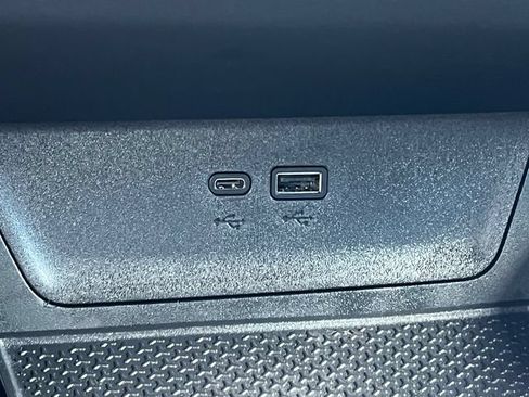 Used 2025 Chevrolet Equinox LT w/ Safety and Technology Package FWD image 22