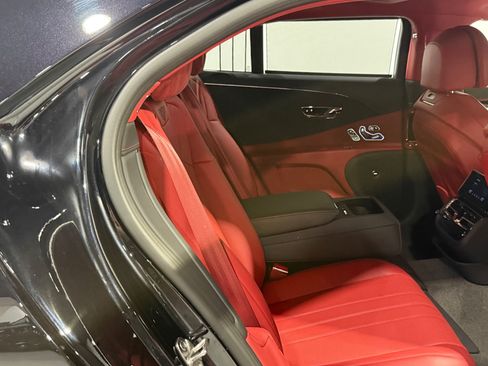 Used 2024 Bentley Flying Spur V8 AWD/4WD image 70