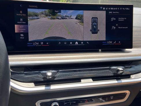 Used 2024 BMW X7 xDrive40i AWD/4WD image 27