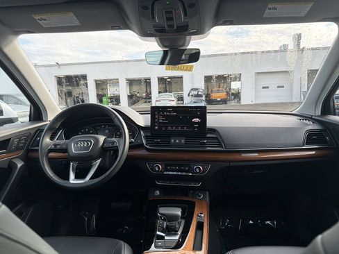 Used 2023 Audi Q5 2.0T Premium w/ Convenience Package AWD/4WD image 18