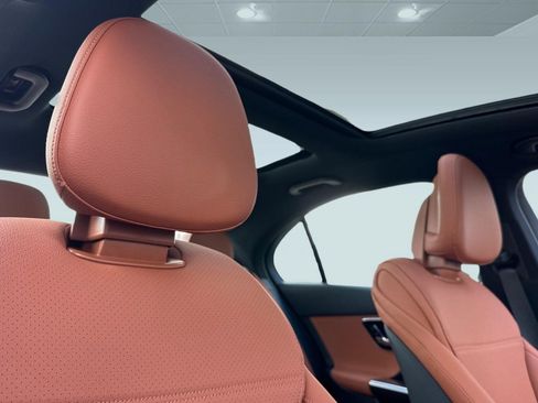 New 2026 Mercedes-Benz C 300 4MATIC Sedan image 14