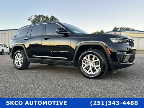 Used 2022 Jeep Grand Cherokee Limited image 7