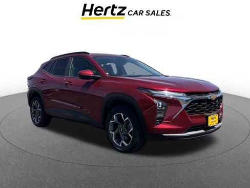 Used 2025 Chevrolet Trax LT w/ LT Convenience Package image 1