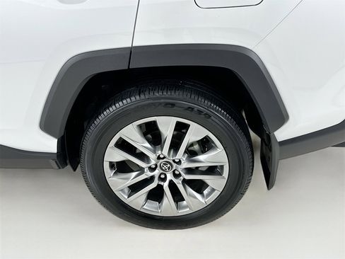 Used 2025 Toyota RAV4 XLE Premium image 32