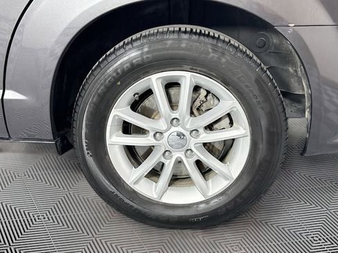 Used 2019 Dodge Grand Caravan SXT FWD image 30