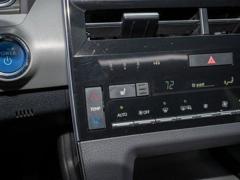 Certified 2021 Toyota Avalon XLE w/ Moonroof Package image 16