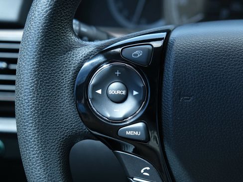 Used 2017 Honda Accord EX image 34