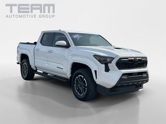 Used 2025 Toyota Tacoma TRD Sport video 1