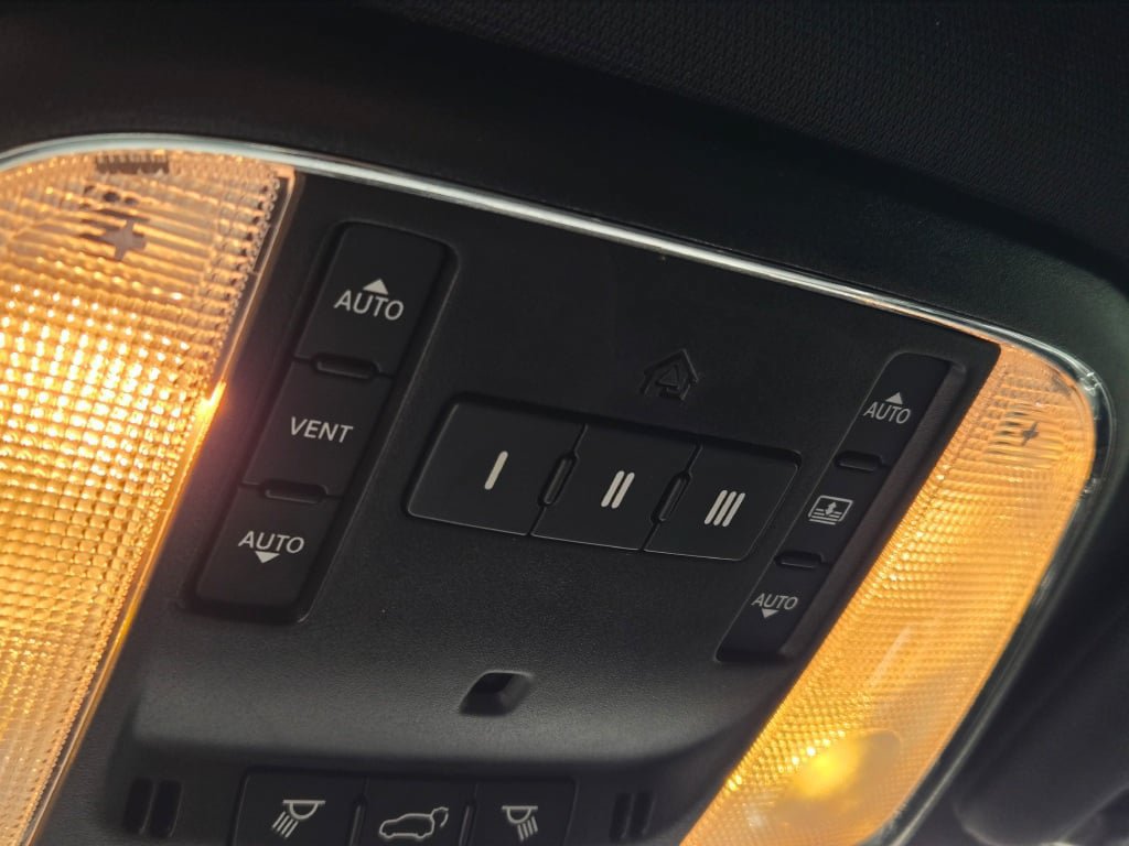 Used 2021 Jeep Grand Cherokee Limited w/ Luxury Group II AWD/4WD image 33