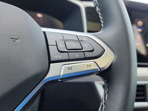 New 2025 Volkswagen Taos SE image 23