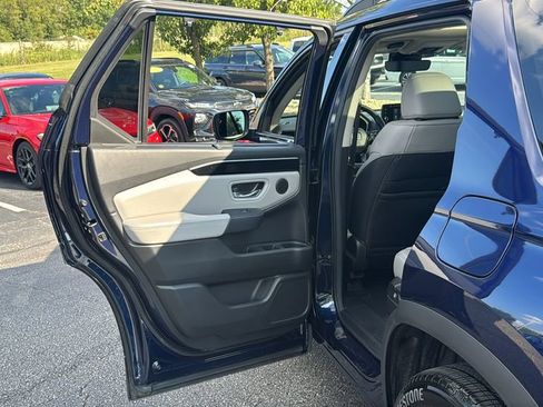 Used 2025 Honda Pilot Touring image 27