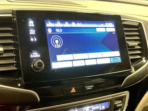 Used 2019 Honda Pilot Touring image 17