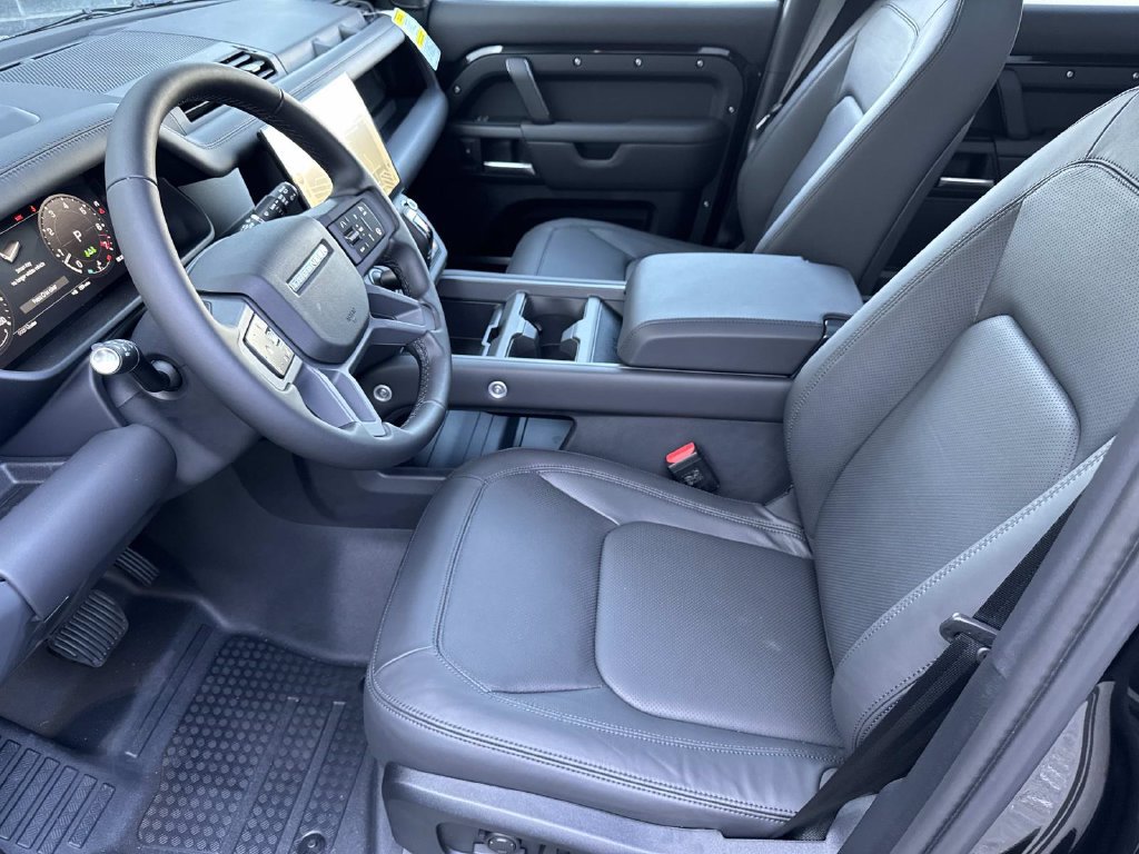New 2026 Land Rover Defender 110 X-Dynamic SE AWD/4WD image 21
