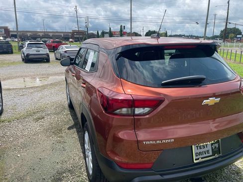 Used 2021 Chevrolet TrailBlazer LS FWD image 5