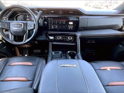 Used 2024 GMC Sierra 2500 AT4 w/ AT4 Premium Plus Package image 7