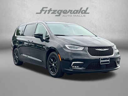 Used 2023 Chrysler Pacifica Touring-L