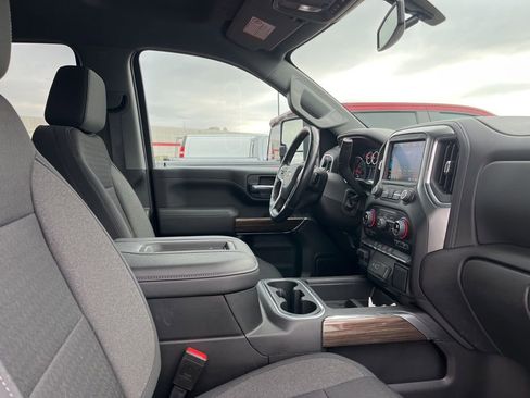 Used 2022 Chevrolet Silverado 2500 LT w/ Convenience Package image 2