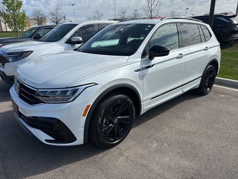 Used 2024 Volkswagen Tiguan SE R-Line w/ MDO Package, Two-Row image 1