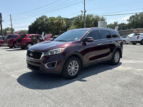 Used 2017 Kia Sorento LX image 1