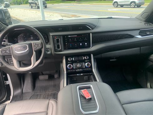 Used 2024 GMC Yukon XL Denali w/ Max Trailering Package AWD/4WD image 11