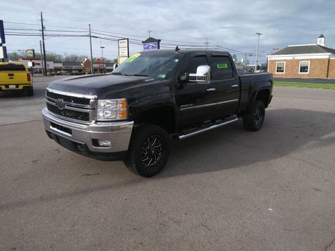Used 2014 Chevrolet Silverado 2500 LT w/ Custom Sport Truck Package AWD/4WD image 12