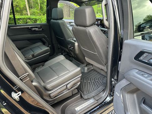 Used 2025 Chevrolet Tahoe Z71 w/ Comfort Package image 27