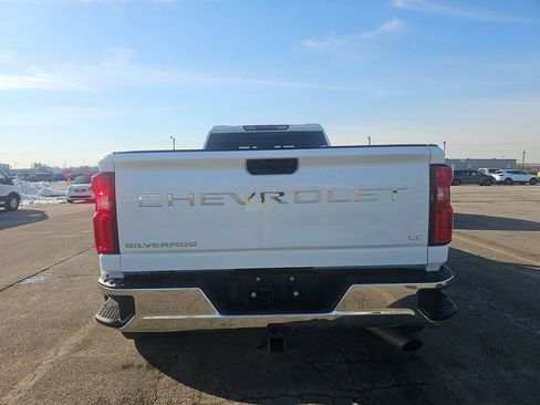 Used 2022 Chevrolet Silverado 3500 LT w/ Convenience Package image 5