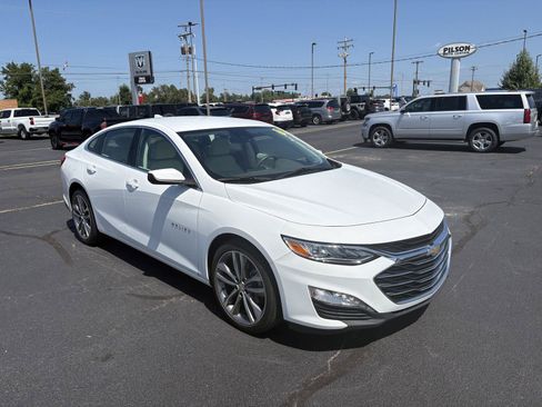Used 2024 Chevrolet Malibu LT FWD image 2