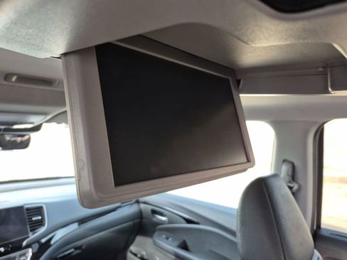 Used 2019 Honda Pilot Touring image 3