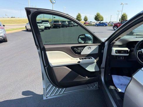 Used 2021 Lincoln Aviator Black Label w/ Class IV Trailer Tow Package AWD/4WD image 8
