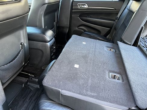 Used 2018 Jeep Grand Cherokee Altitude image 17