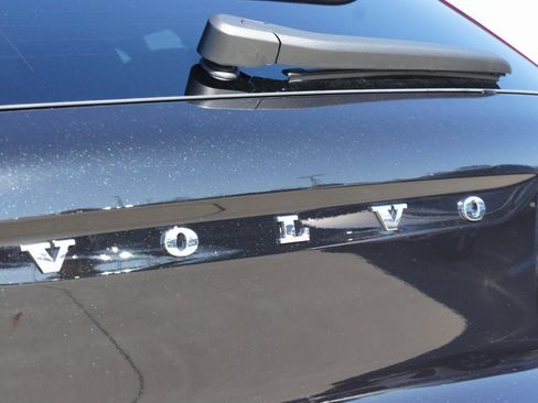 New 2025 Volvo XC40 B5 Core w/ Protection Package Premier image 6