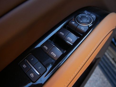 Used 2024 Cadillac Escalade ESV Sport w/ LPO, ONYX Package image 22