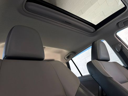 Used 2013 Toyota RAV4 Limited AWD/4WD image 19