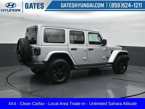 Used 2022 Jeep Wrangler Unlimited Sahara AWD/4WD image 2