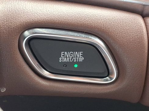 Used 2019 Buick LaCrosse Avenir w/ Driver Confidence Package II AWD/4WD image 32