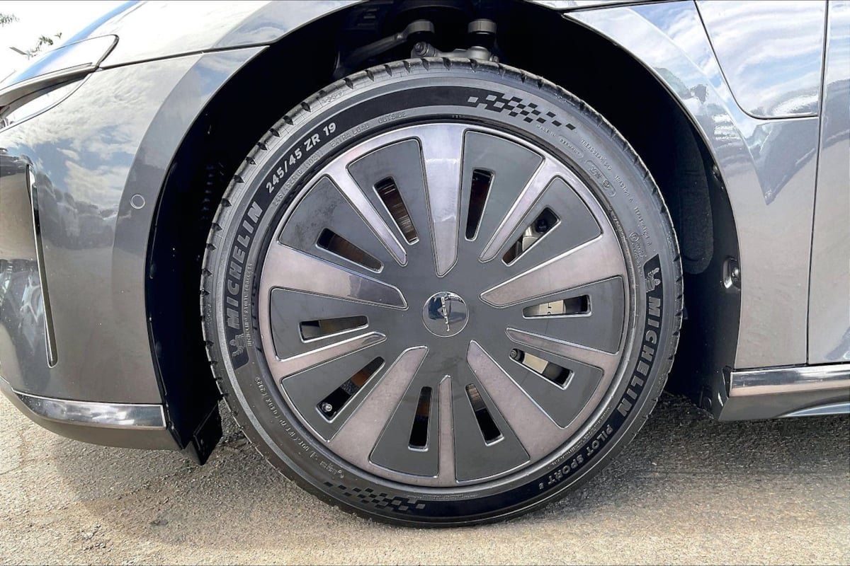 Used 2024 Lucid Air Pure RWD image 9