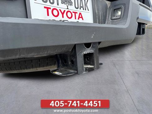 Used 2025 Toyota Tacoma SR5 AWD/4WD image 35