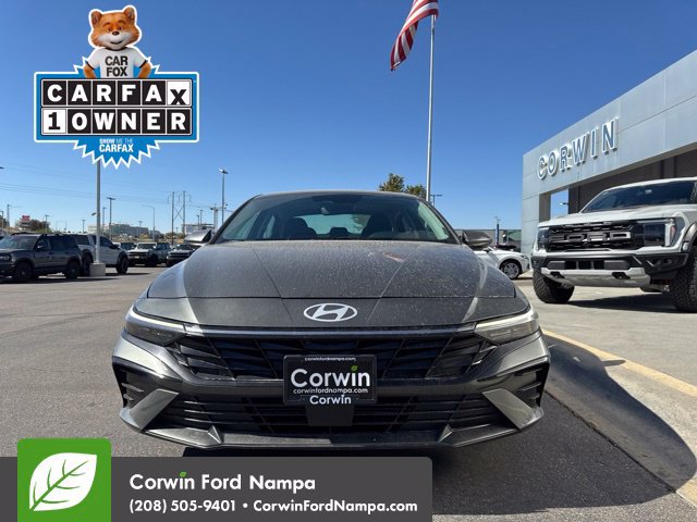 Used 2025 Hyundai Elantra SEL FWD image 2