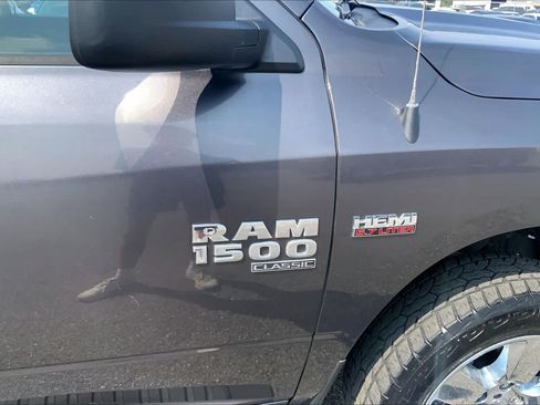 Used 2019 RAM 1500 Express w/ Express Value Package AWD/4WD image 10