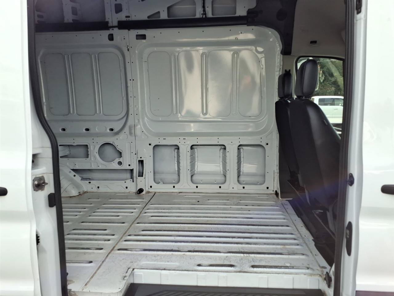 Used 2022 Ford Transit 250 148 High Roof Extended RWD image 13