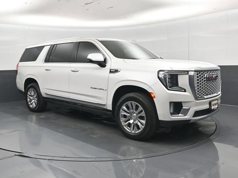 Used 2022 GMC Yukon XL Denali AWD/4WD image 34
