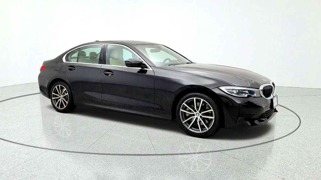 Used 2020 BMW 330i xDrive Sedan w/ Convenience Package AWD/4WD image 3