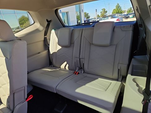 New 2026 Volkswagen Atlas SE image 11