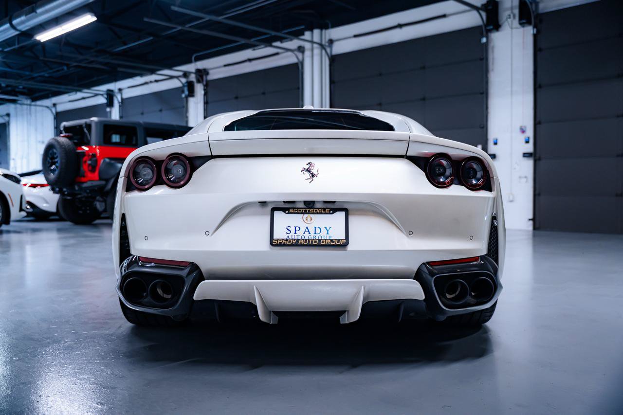 Used 2018 Ferrari 812 Superfast RWD image 4