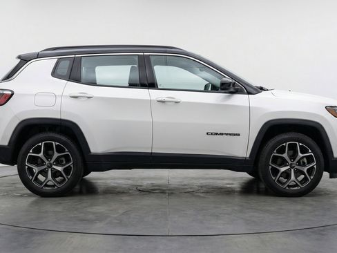 Used 2025 Jeep Compass Limited AWD/4WD image 11